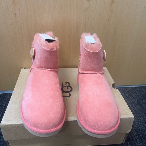 NIB UGG Bailey Button II Mini Boots - Picture 4 of 4